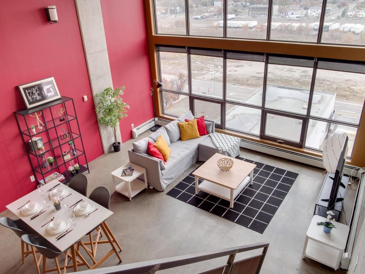 New Huge Penthouse Loft, Rooftop Patio, Bbq, Parking, Coffee Holiday home *