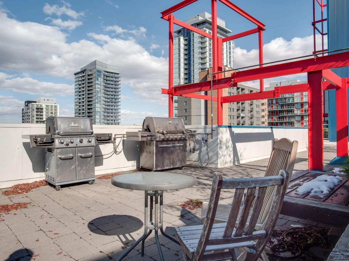 New Huge Penthouse Loft, Rooftop Patio, Bbq, Parking, Coffee *